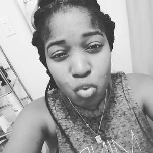 Meet your Posher, Manoucheka